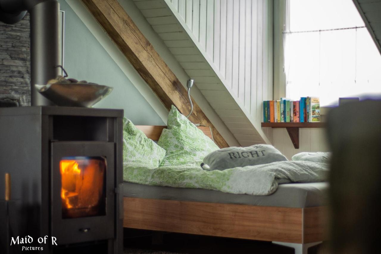 Hof Vierzehnender Im Hohen Venn - 70Qm Fachwerk-Studio - Grosses Wohn-Schlafzimmer Mit Dachterrasse Und Kaminofen - Separate Kueche - Perfekt Fuer Paare - Monschau - Eifel - Hunde Willkommen - Islandpferde Bagian luar foto